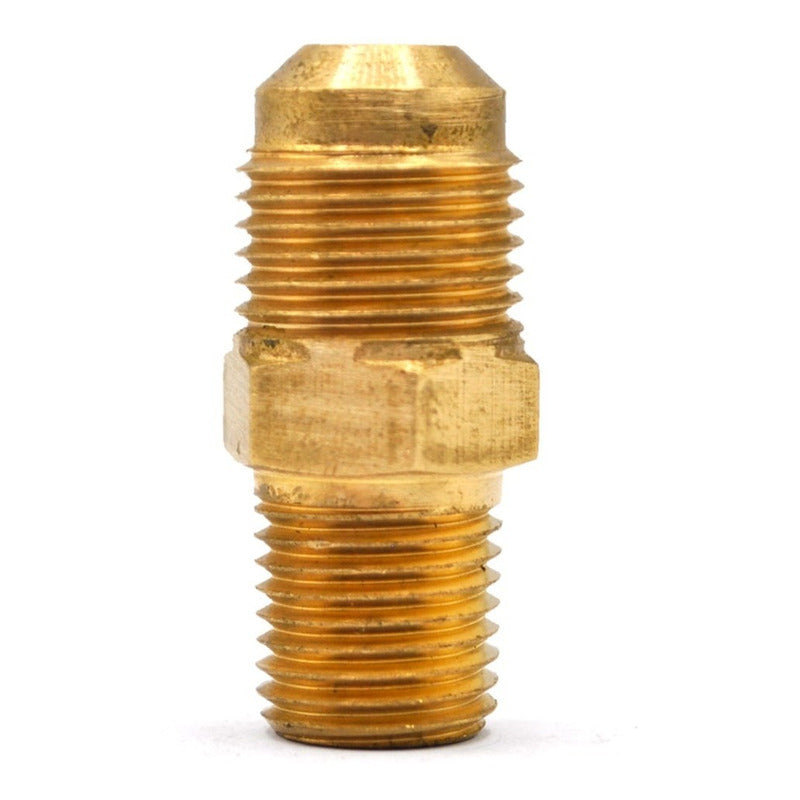 Conector Macho, fabricado en latón de 1/4" NPT X 3/8" Flare